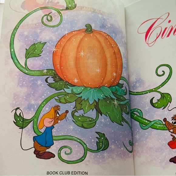 Walt Disney’s Cinderella Hardcover Picture Book - Picture 2 of 13